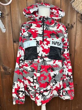NASA x Primark “Out Of This World” Red and Gray Camo Jacket Size L - USED